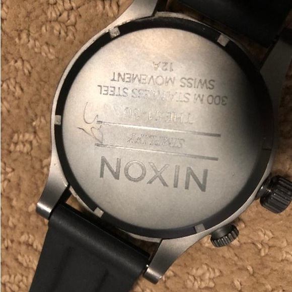 Nixon 51-30 watch - Picture 3 of 3